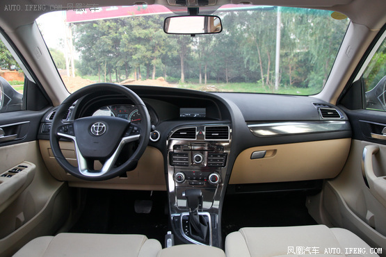 2012款 中华V5 1.5T 自动两驱豪华型