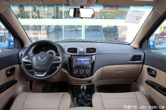 2013款 五菱宏光S 1.5L 手动豪华型