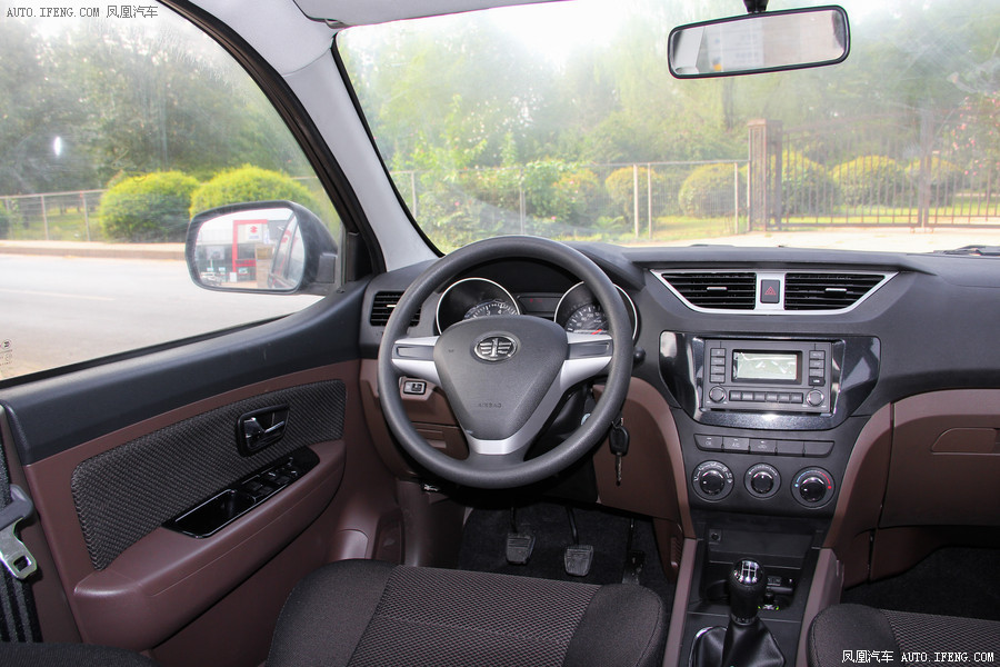 5l 手动7座都市版 内饰(57张) 外观(46张) 内饰(57张) 外观(46张)