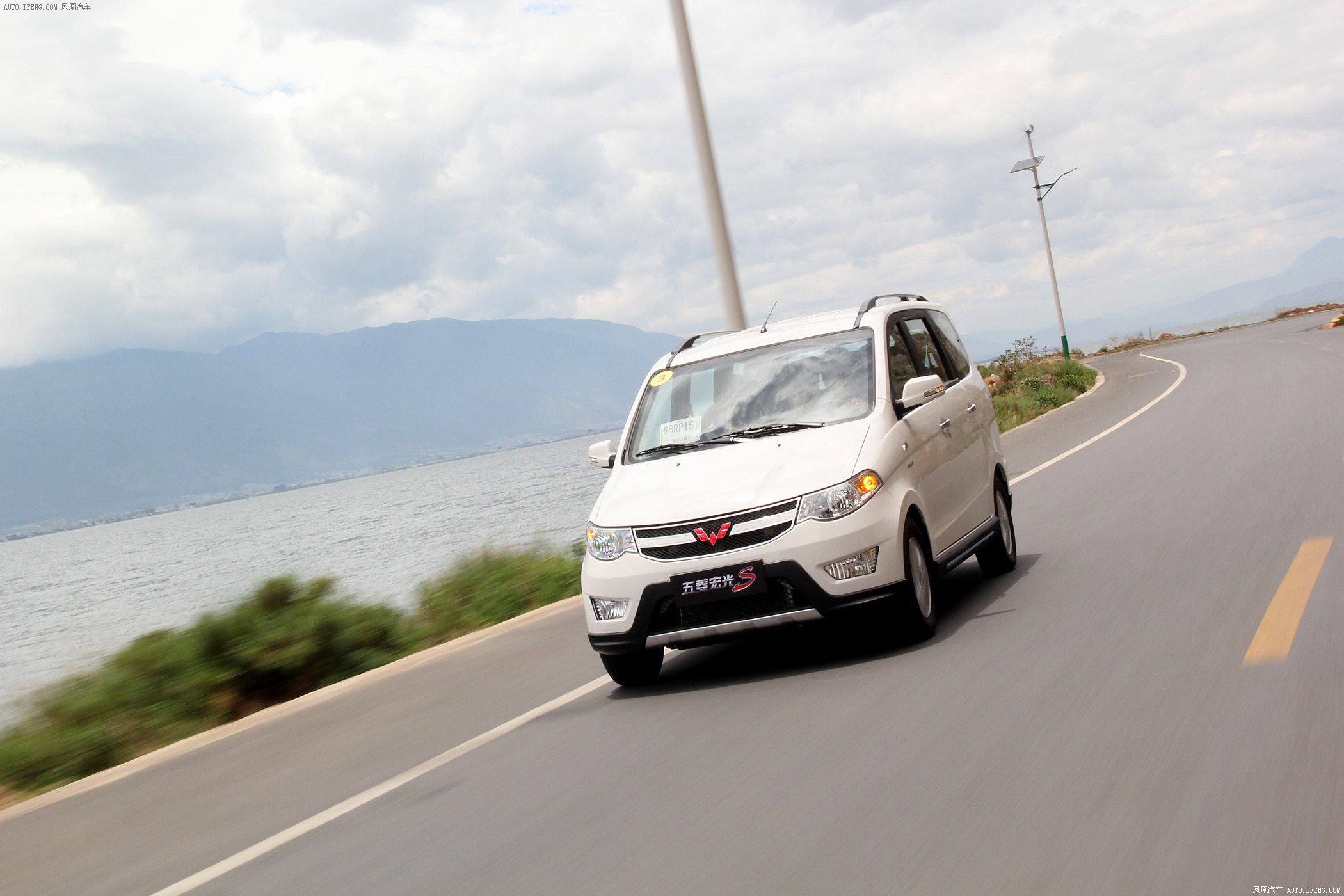 【五菱宏光图片】_2013款 s 1.