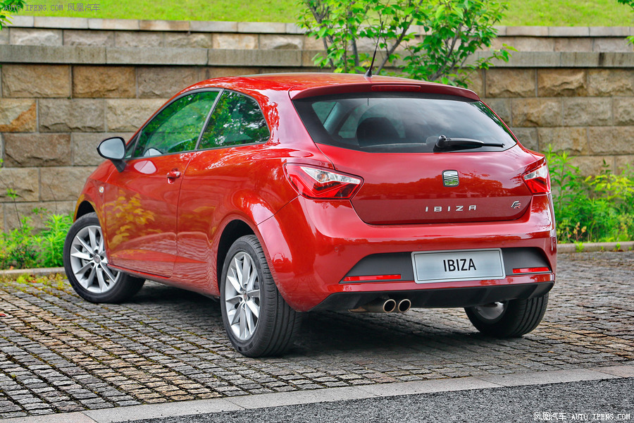 西雅特 - 伊比飒