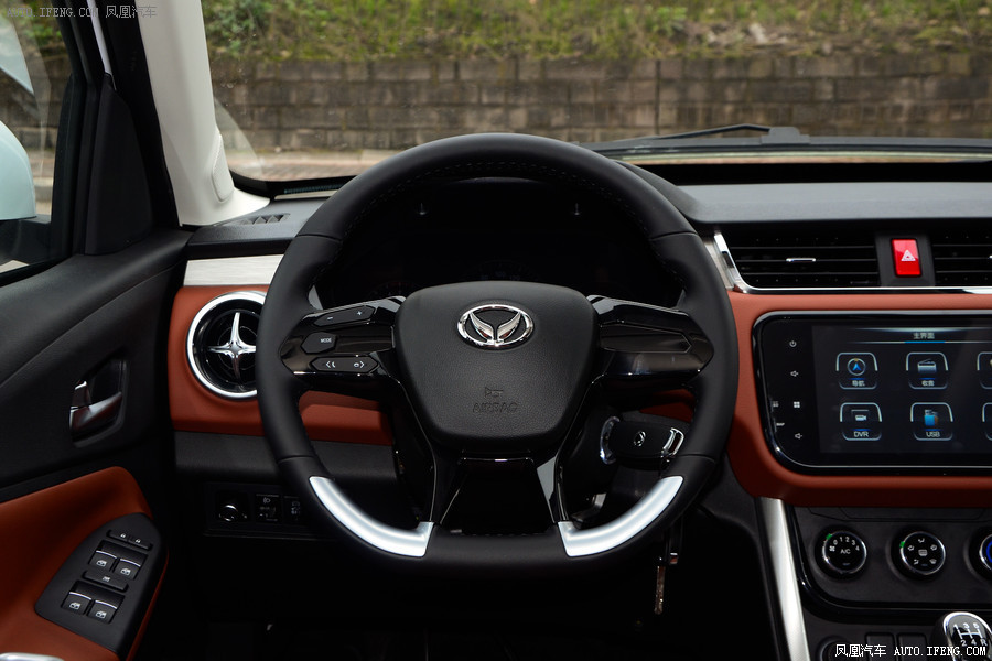 5l 手动尊贵型图片 北汽幻速_汽车图库_凤凰网汽车