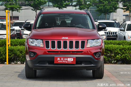 目前該店jeep吉普指南者車型有大量現車在售,現金優惠2萬顏色齊全