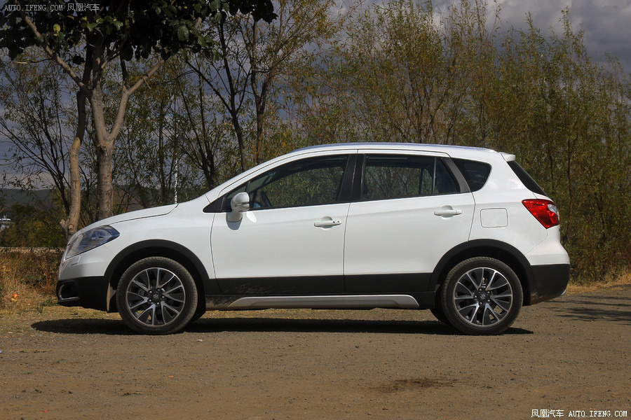 6l cvt四驱尊贵型图片 铃木_汽车图库_凤凰网汽车